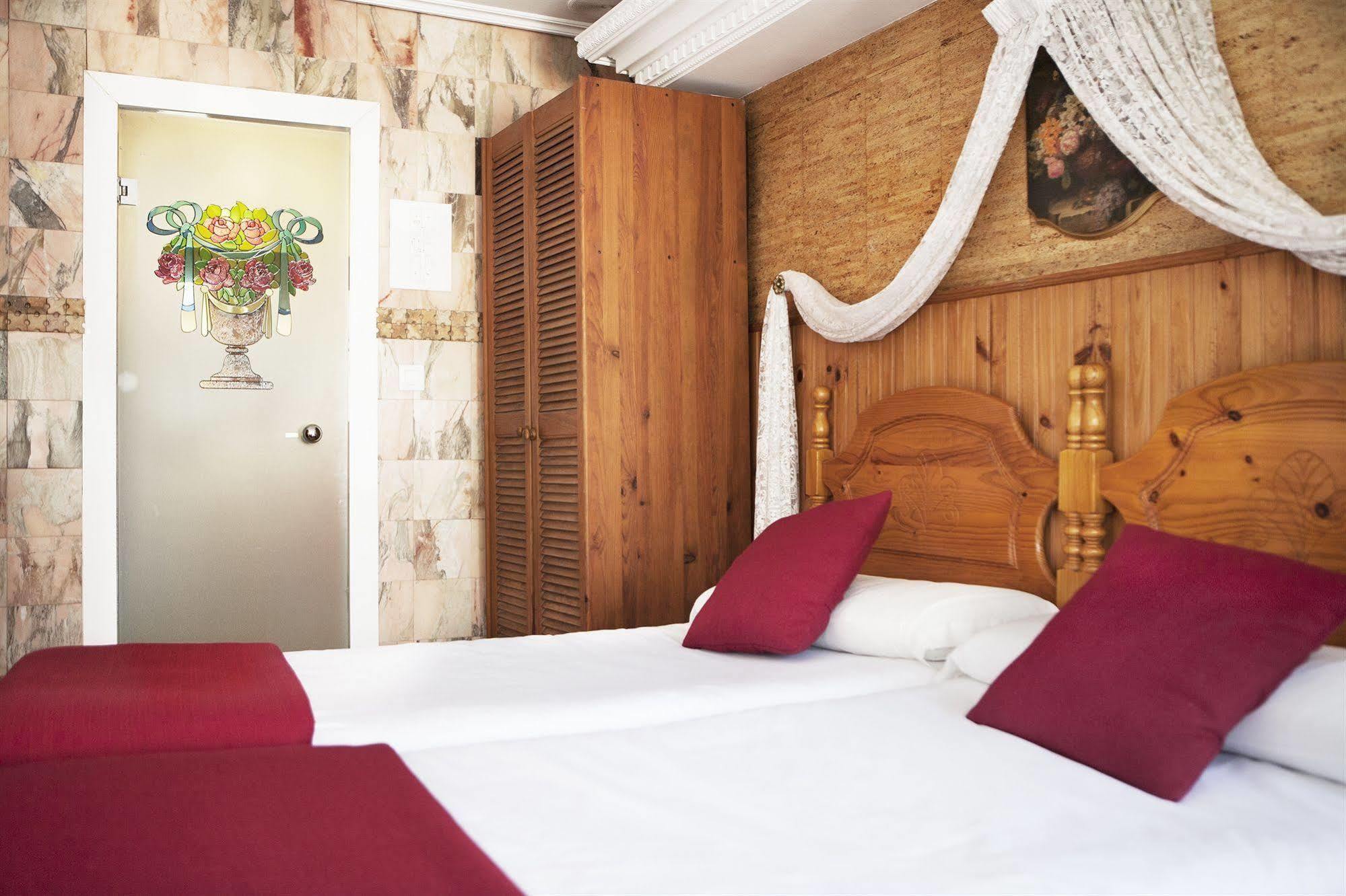 Hotel Dato Vitoria-Gasteiz Bagian luar foto