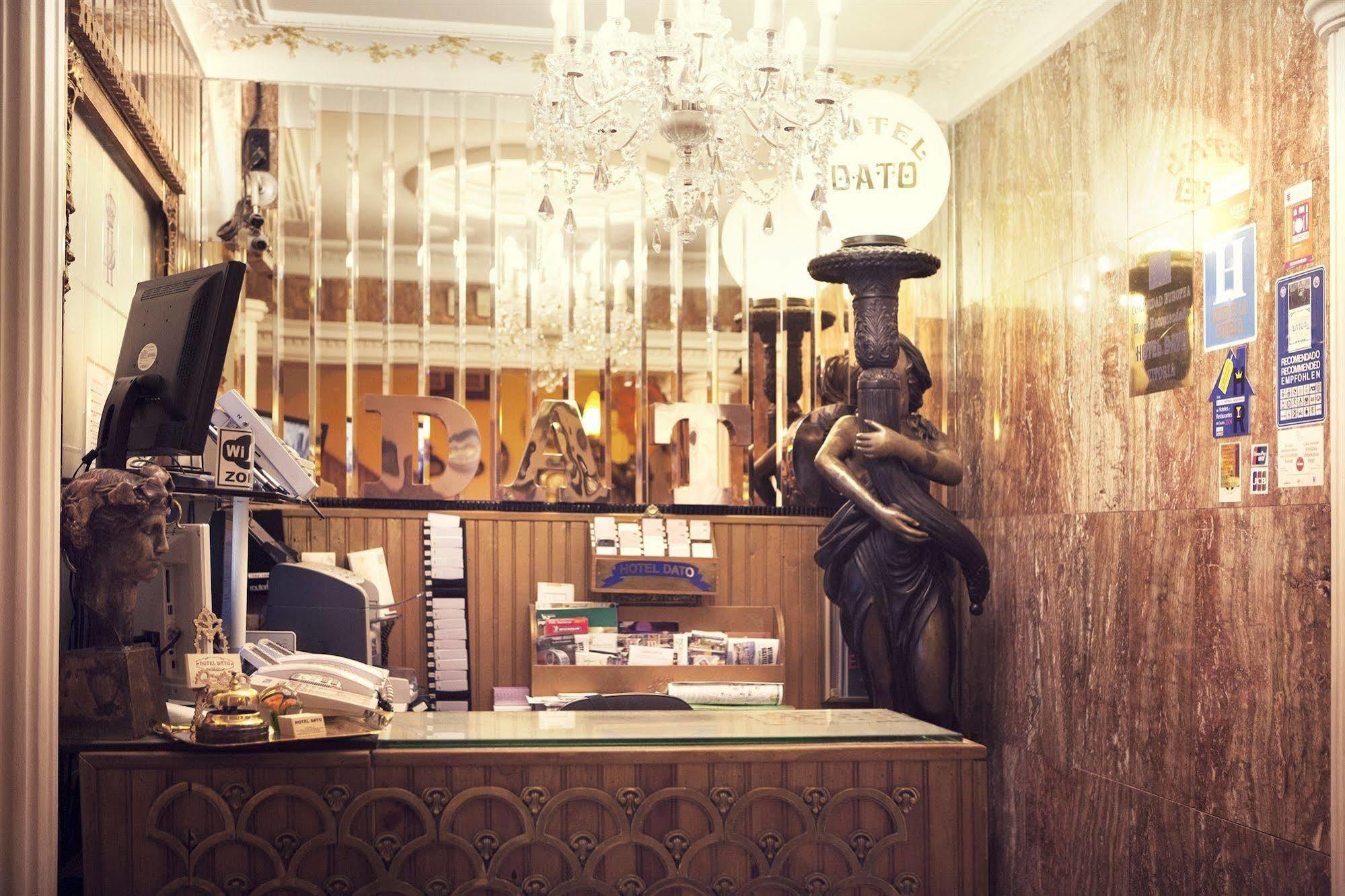 Hotel Dato Vitoria-Gasteiz Bagian luar foto