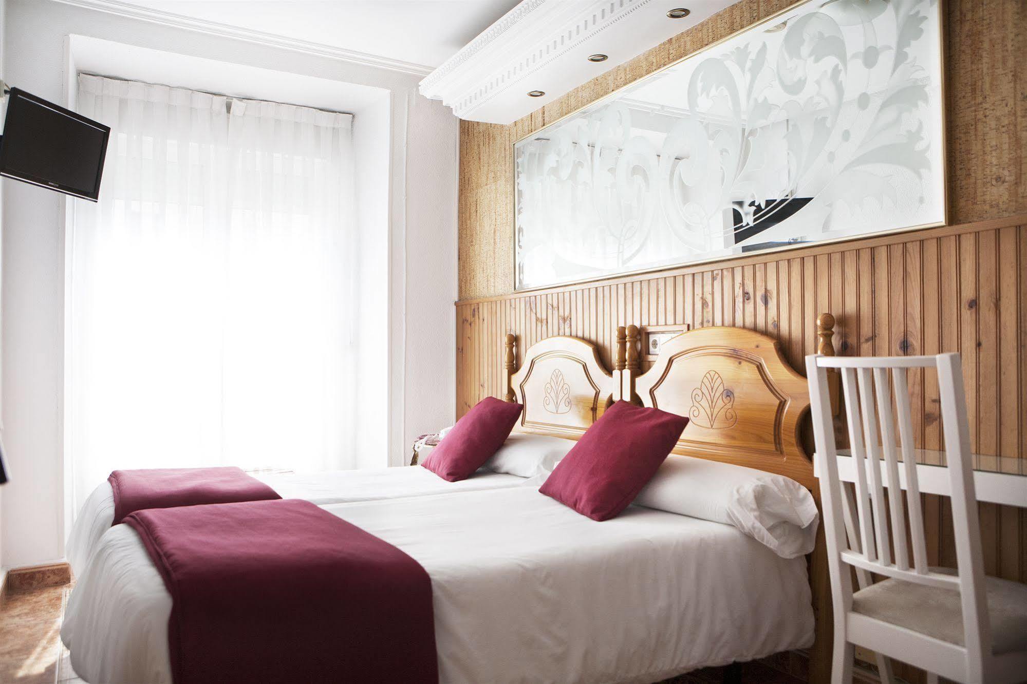 Hotel Dato Vitoria-Gasteiz Bagian luar foto